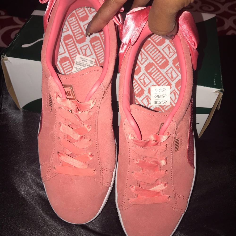 Brand New Puma w/bow on the back pink orange
